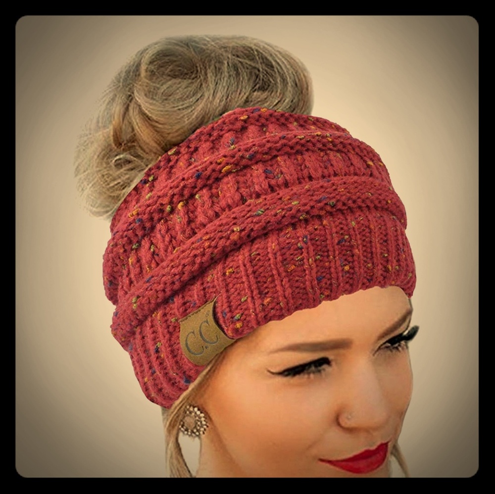 CC Messy Bun speckled Beanie.